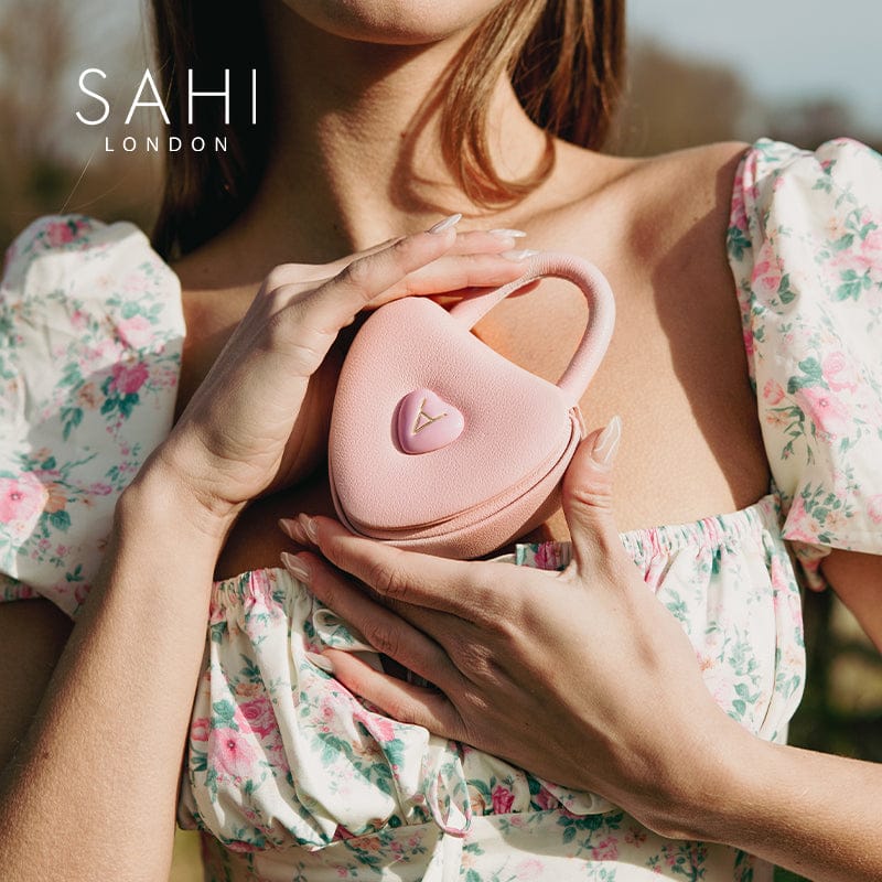Submit Edit alt text Love Collection Heart Headphone Minibag Image2