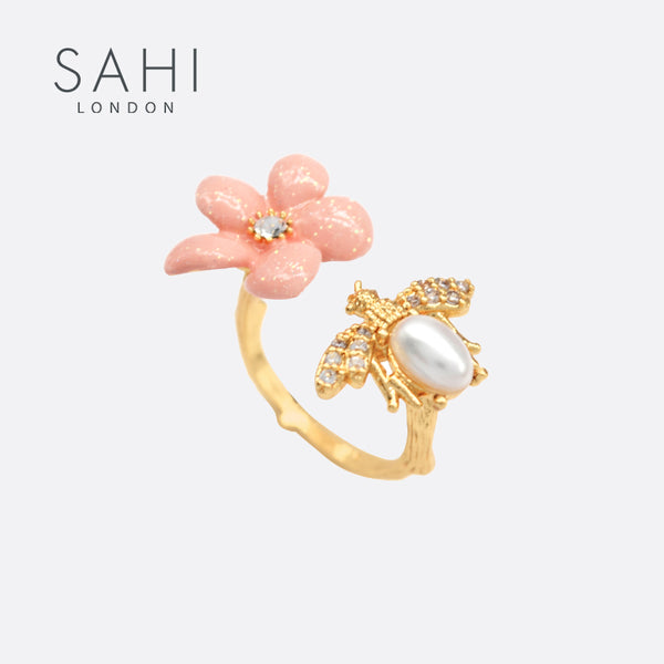 Sahi Pearl Bee & Flower Ring