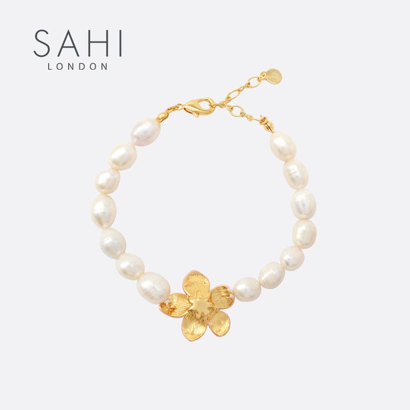 In Blossom Flower Pearl Bracelet Image4