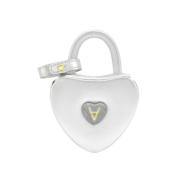  Submit Edit alt text Love Collection Heart Headphone Minibag Image6